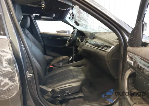 2022 BMW X1 xDrive28I z USA, uszkodzony, nr VIN WBXJG9C01N5V23783